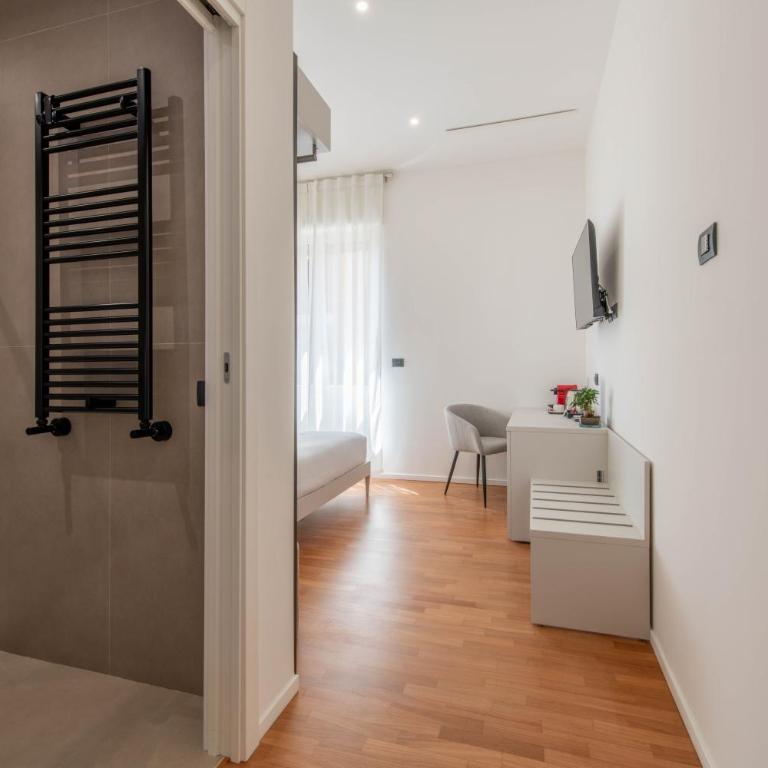 Lumen Boutique Stay - Deluxe Double Room - 5