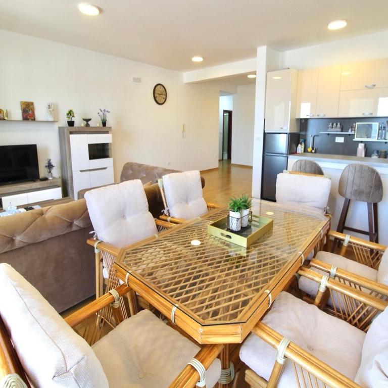 2bd Kalamper Vista Apt with Sea Views and Shared Pool - Appartement 2 Chambres - 4