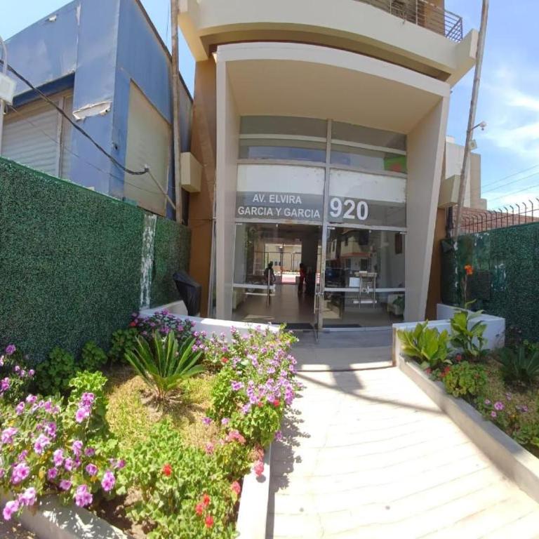 APARTAMENTO EN CONDOMINIO SANTA ELVIRA CON TERRAZA y VISTA DE CHICLAYO - Three-Bedroom Apartment - 1