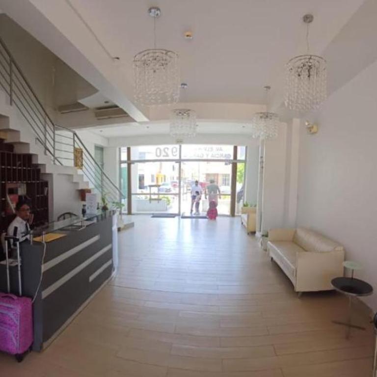 APARTAMENTO EN CONDOMINIO SANTA ELVIRA CON TERRAZA y VISTA DE CHICLAYO - Three-Bedroom Apartment - 25
