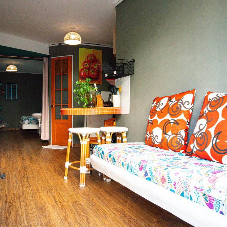 King's Apartments 201 - One-Bedroom Apartment - 1
