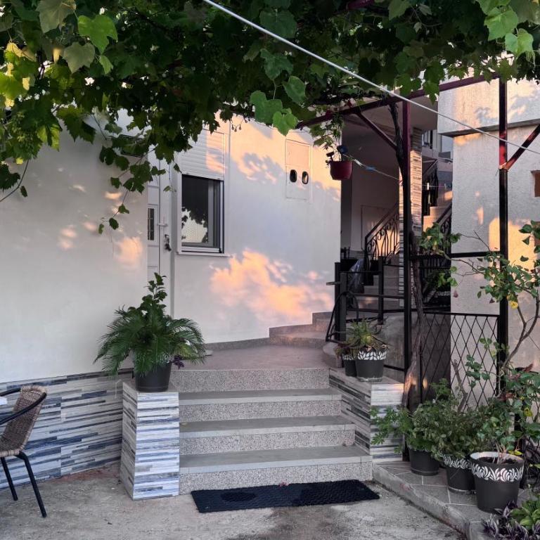 Private guest-house Gutic - Chambre Familiale - 13