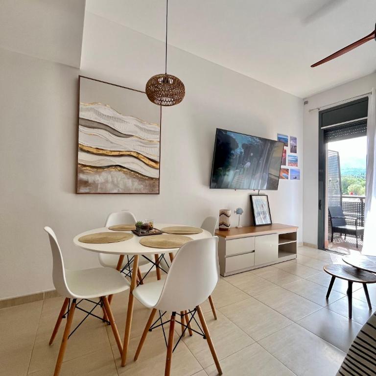 Apartamento con piscina ,parking y aire acondicionado - Apartamento de 1 dormitorio - 40