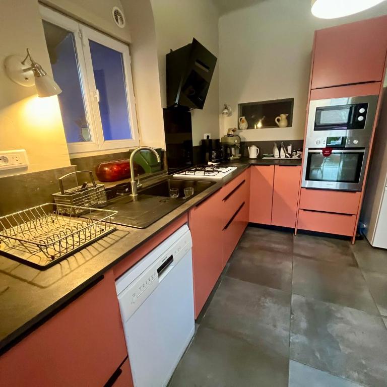Maison Méditerranéenne proche du cœur de ville, avec piscine - Three-Bedroom Villa - 6