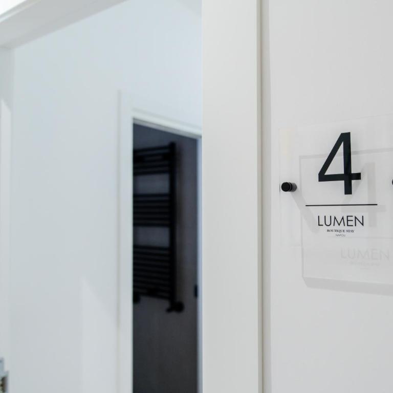 Lumen Boutique Stay - Deluxe Double Room - 13