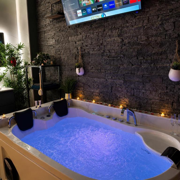 Appartement love room Perpignan cosy jacuzzi parking privée - Apartment mit 1 Schlafzimmer - 8