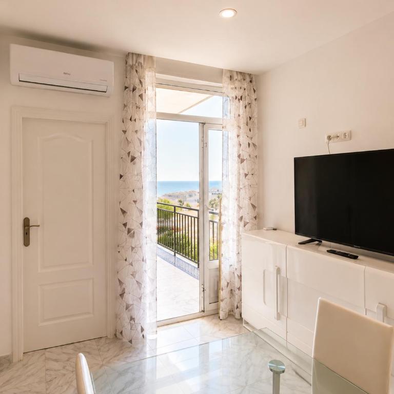 1 BR Sea View with Steps to Beach in Los Cristianos by Aqua Vista Tenerife - Apartamento de 1 dormitorio - 4