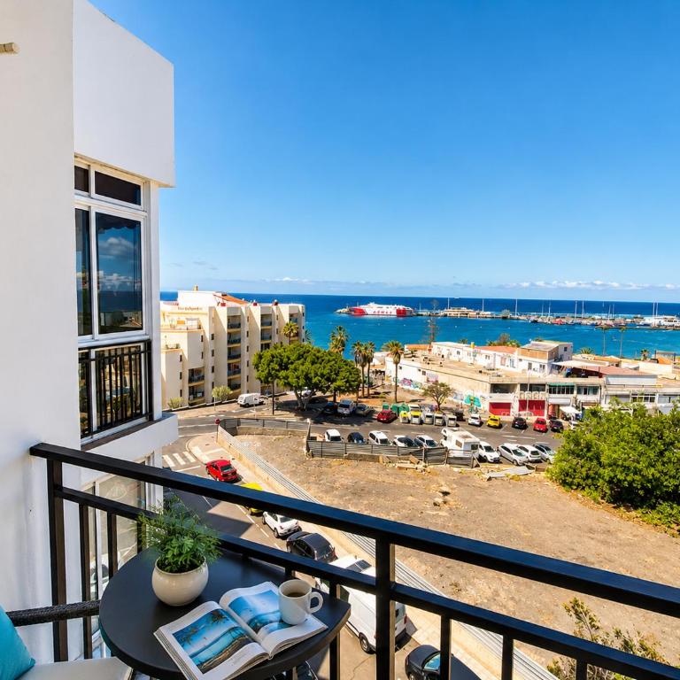 1 BR Sea View with Steps to Beach in Los Cristianos by Aqua Vista Tenerife - Apartamento de 1 dormitorio - 13