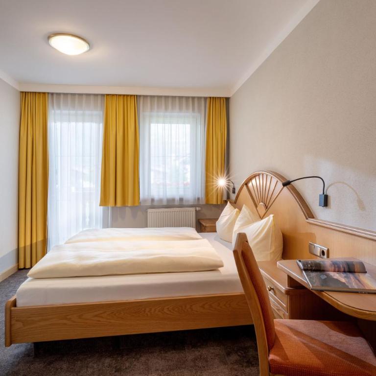 Alpenresidenz-Sonnwend - Wellness Apartments nahe Zillertal Arena - Apartment mit 2 Schlafzimmern und Bergblick - 7