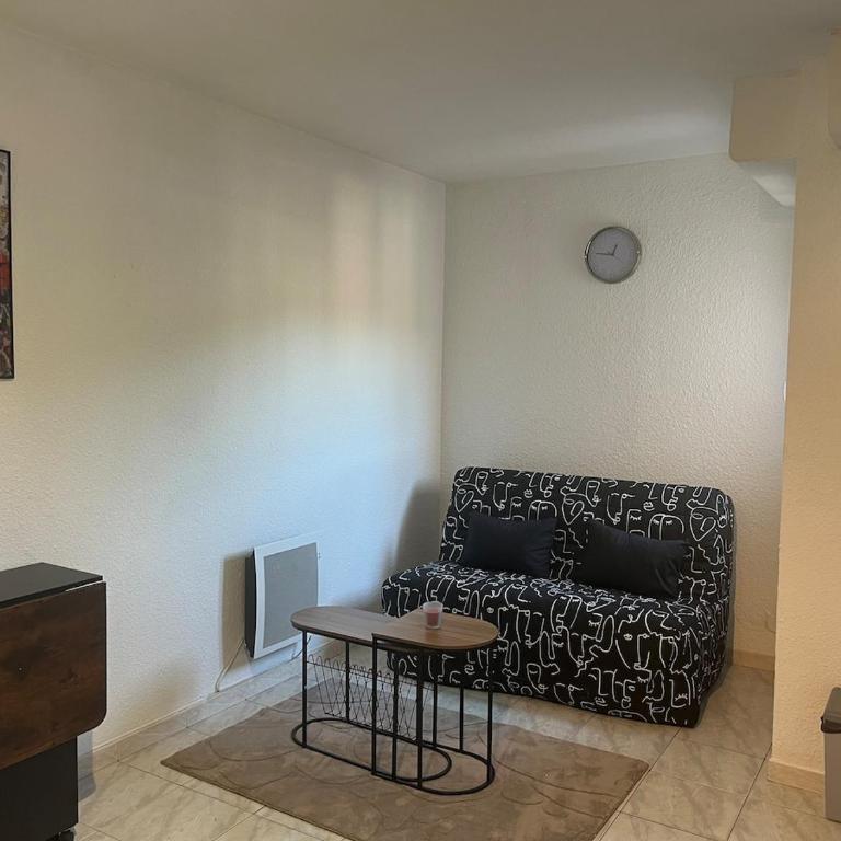 Studio avec piscine à 1km de la plage - One-Bedroom Apartment - 8