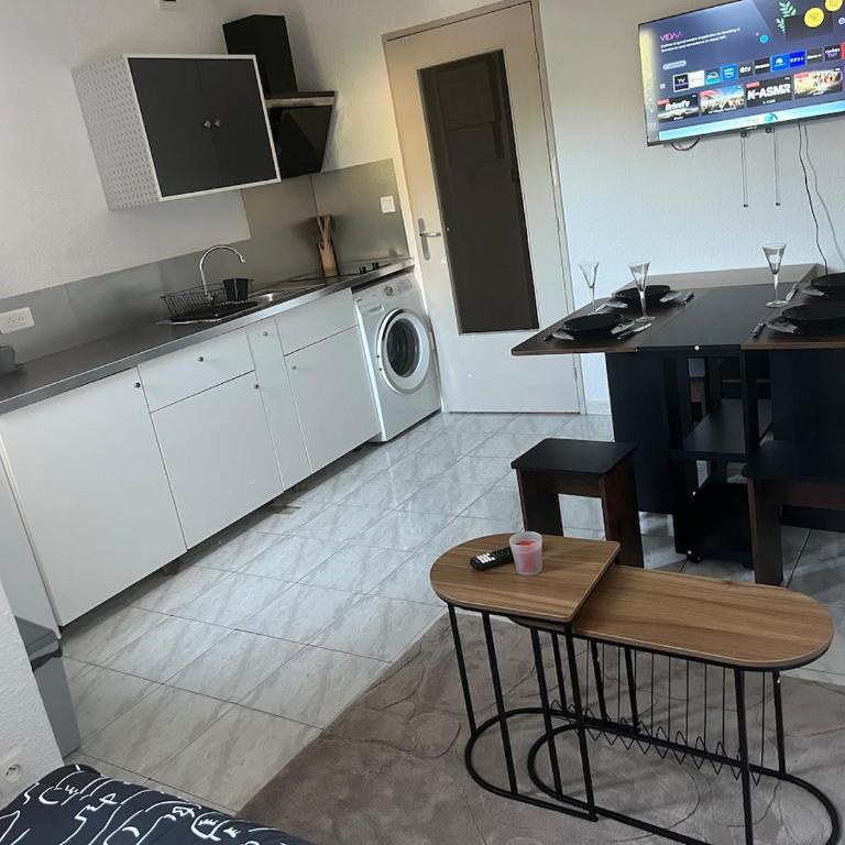 Studio avec piscine à 1km de la plage - One-Bedroom Apartment - 10