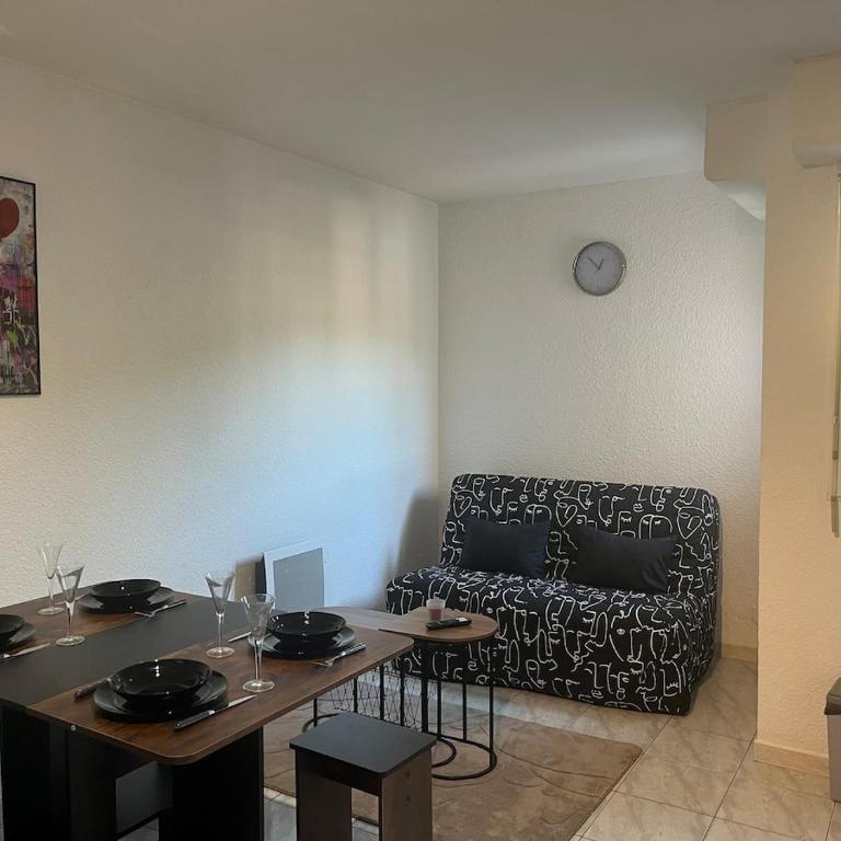 Studio avec piscine à 1km de la plage - One-Bedroom Apartment - 15