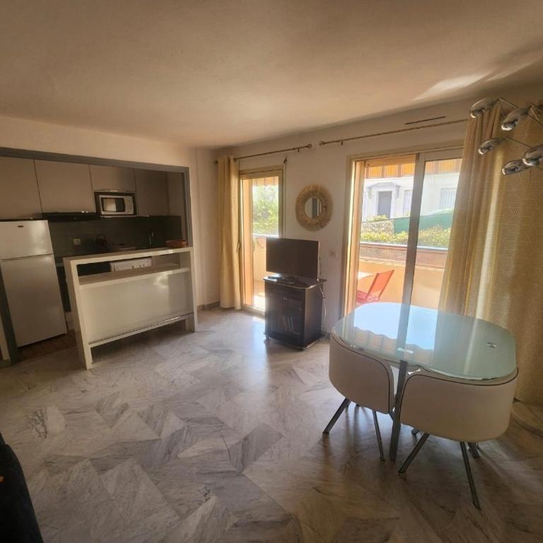 Studio near Palais du Festival - available - Appartement 1 Chambre - 4