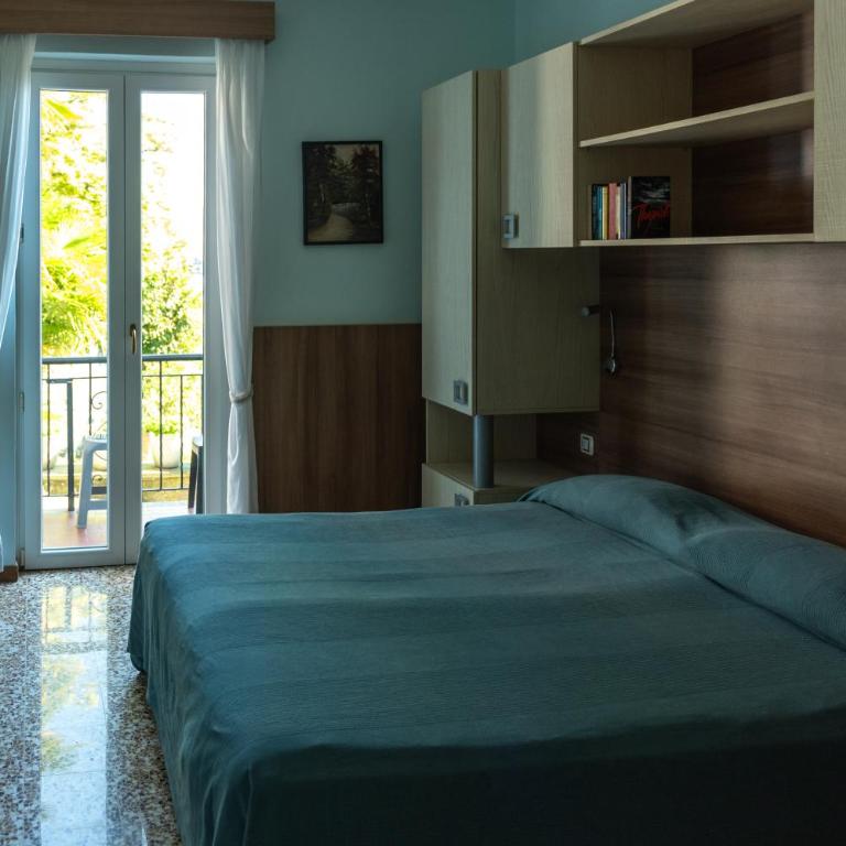Hotel Villa Ruscello - Camera Tripla Standard con Balcone e Vista Lago - 4