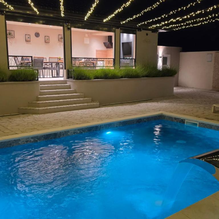 Villa Aida - Vila sa Sopstvenim Bazenom - 1