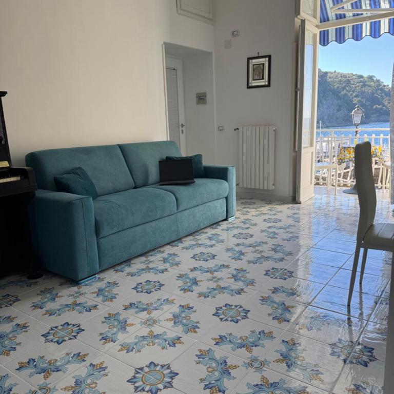 Perla da Mare Beach Front Sorrento - One-Bedroom Apartment - 2
