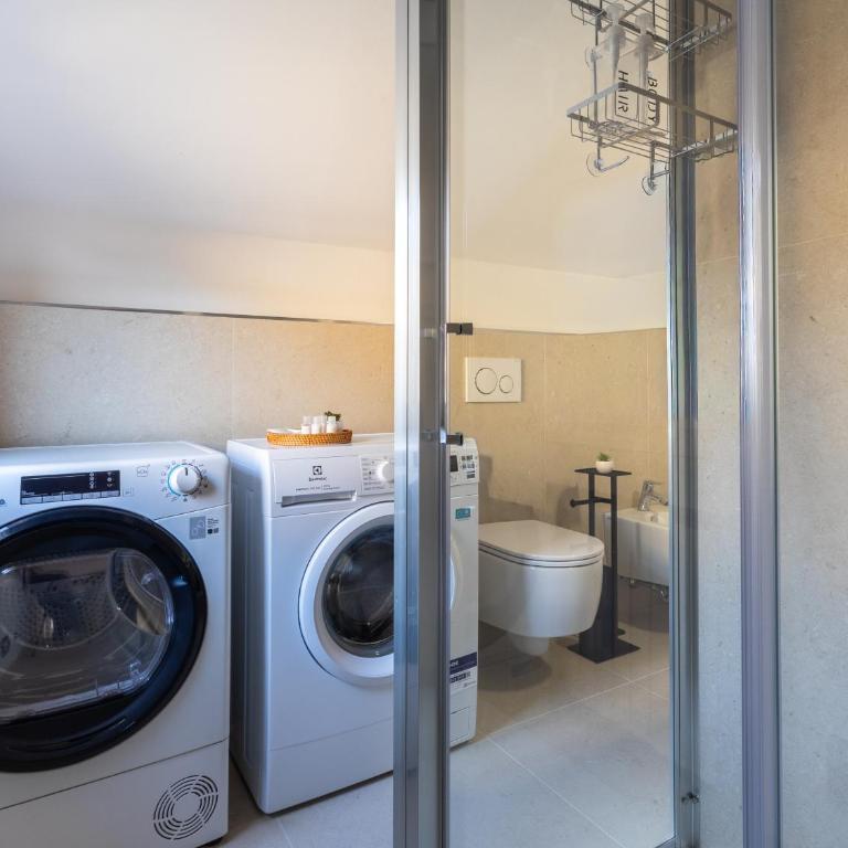3 Terrazze e 2 Bagni nel Centro di Bologna - Appartamento con 2 Camere da Letto - 46