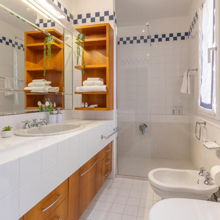 3 Terrazze e 2 Bagni nel Centro di Bologna - Appartamento con 2 Camere da Letto - 34