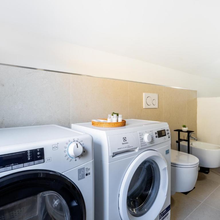 3 Terrazze e 2 Bagni nel Centro di Bologna - Appartamento con 2 Camere da Letto - 47