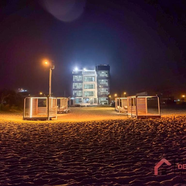 Oceanfront Paradise with Pool Hot Tub and Firepit - Apartment - 4