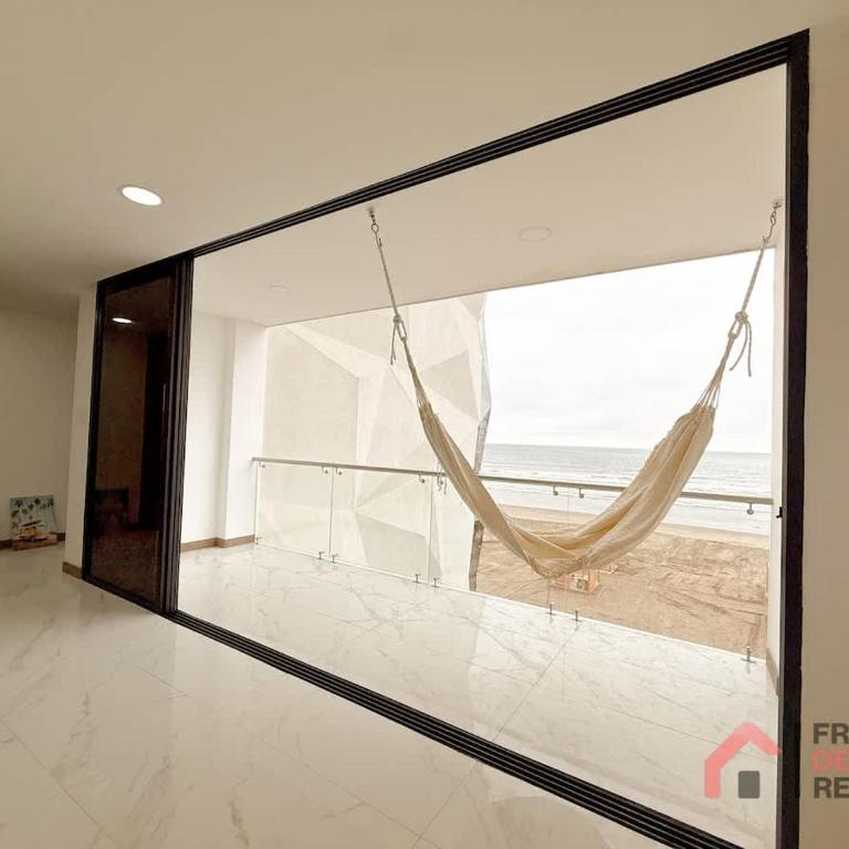 Oceanfront Paradise with Pool Hot Tub and Firepit - Apartment - 20