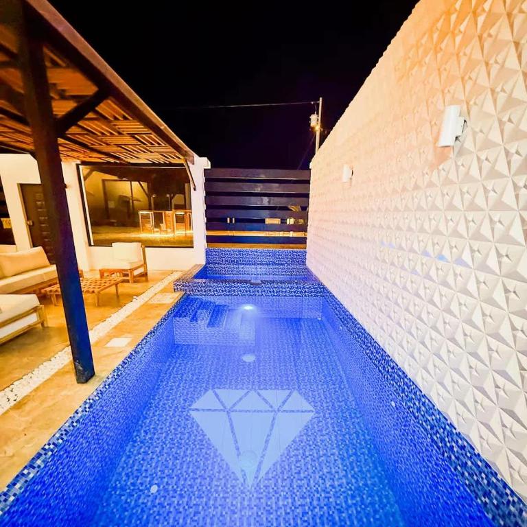 Oceanfront Paradise with Pool Hot Tub and Firepit - Apartment - 40
