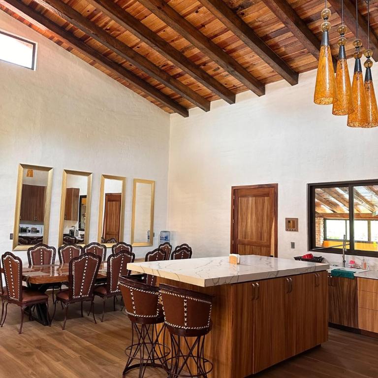Los 3 Compadres - One-Bedroom Chalet - 31