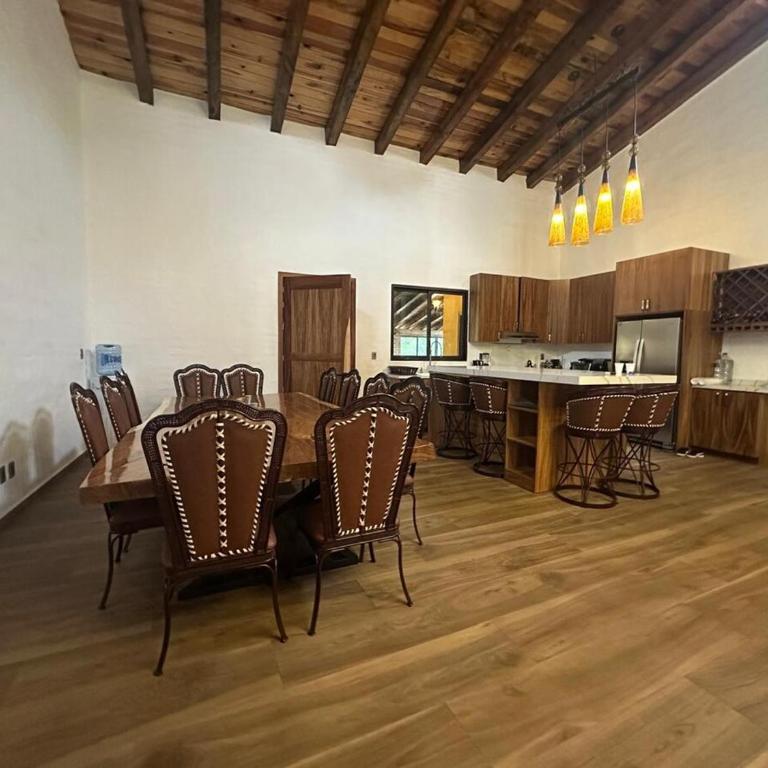 Los 3 Compadres - One-Bedroom Chalet - 37