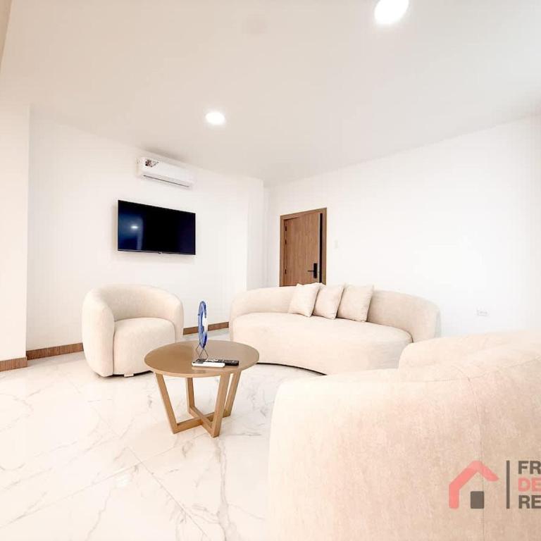 Beachfront Escape Pool Hot Tub and Fire pit - Apartment - 1