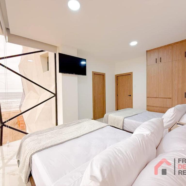 Beachfront Escape Pool Hot Tub and Fire pit - Apartment - 15