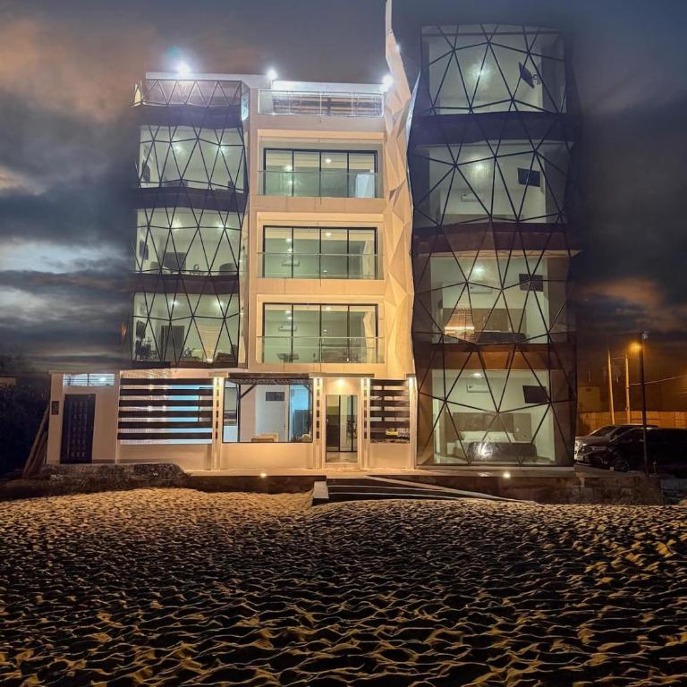 Beachfront Escape Pool Hot Tub and Fire pit - Apartment - 36