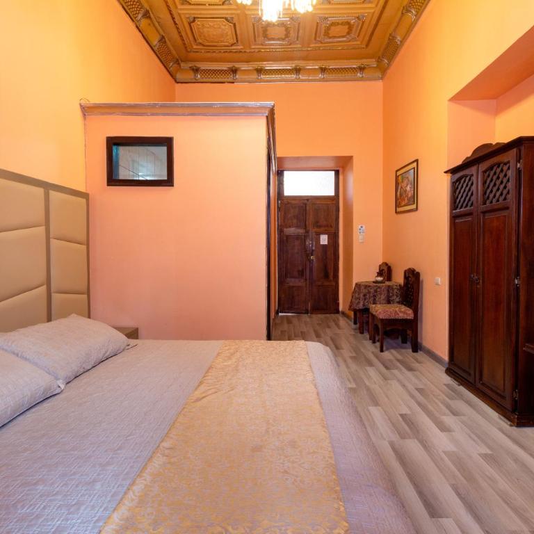 Hotel Cuenca en Centro Historico - Double Room with Mountain View - 3