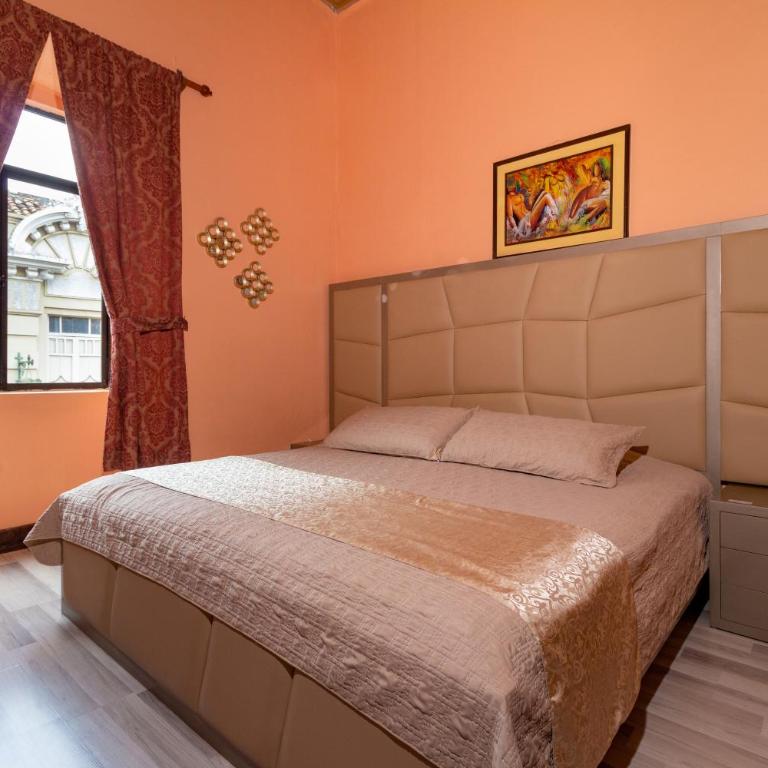 Hotel Cuenca en Centro Historico - Double Room with Mountain View - 2