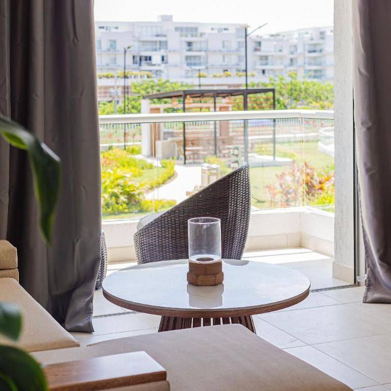 Apartamento moderno en Serena del Mar con balcón. Ideal para familias y grupos - Apartamento - 3