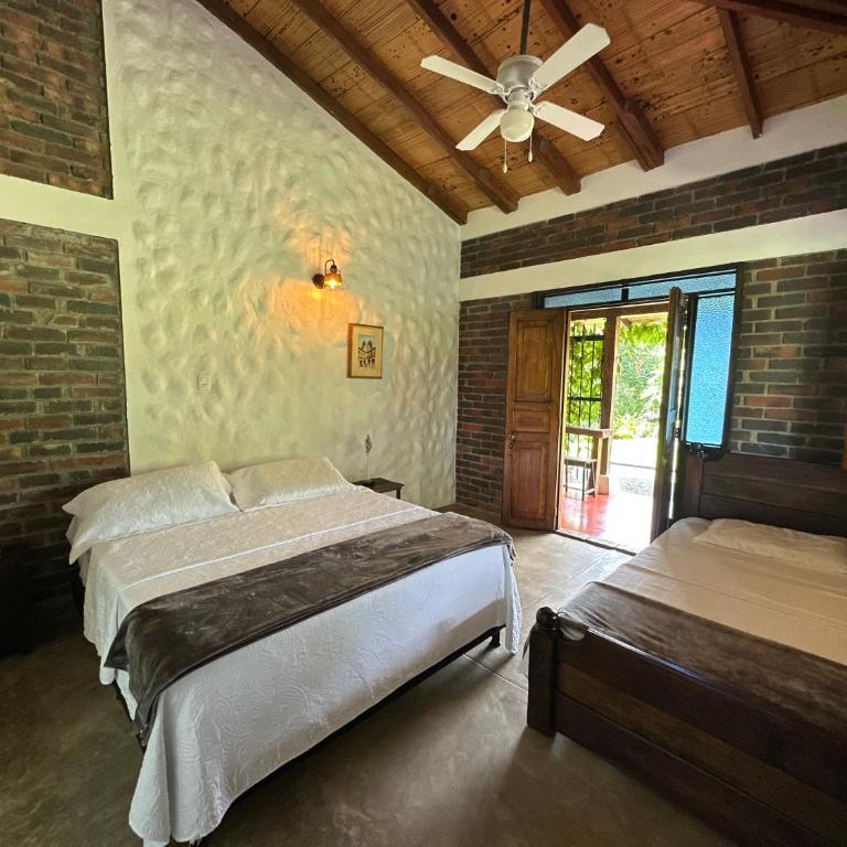 Finca Hotel Brasilia - Habitación Doble con balcón - 2 camas - 1