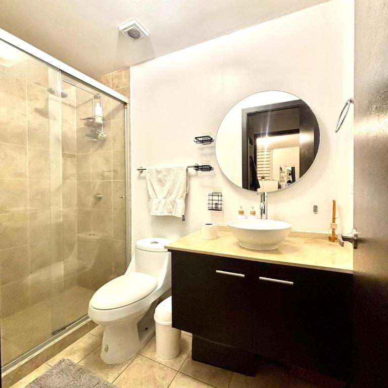Spacious Suite I Balcony and Gym - One-Bedroom Apartment - 1