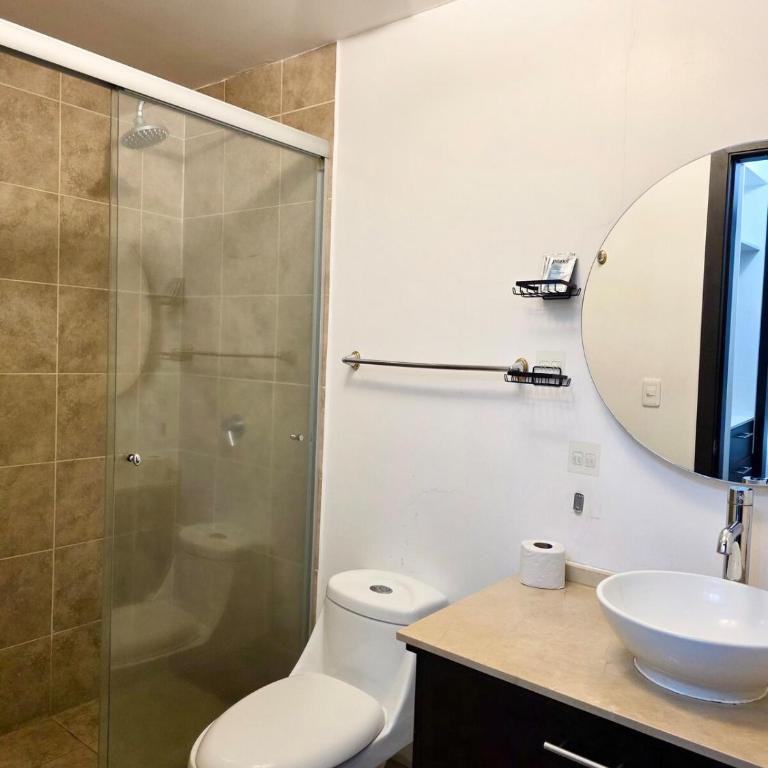 Spacious Suite I Balcony and Gym - One-Bedroom Apartment - 2