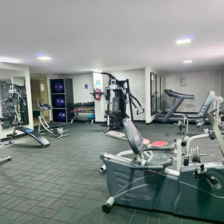 Spacious Suite I Balcony and Gym - One-Bedroom Apartment - 7