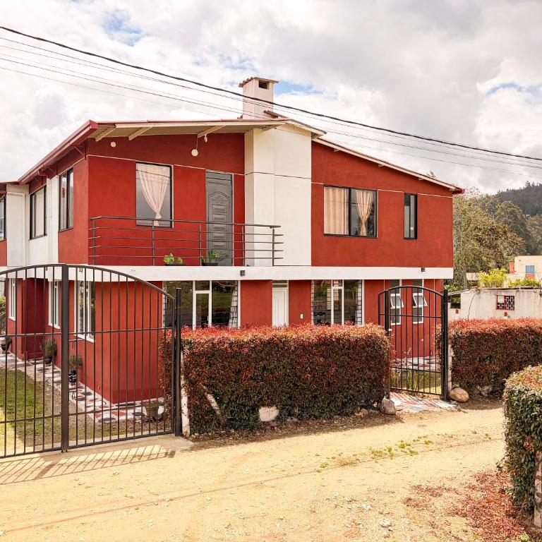 Casa Campestre Moderna Grande Parking Incluido - Casa de 3 dormitorios - 1