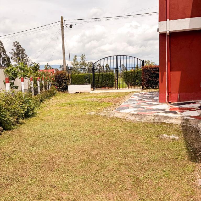 Casa Campestre Moderna Grande Parking Incluido - Casa de 3 dormitorios - 9