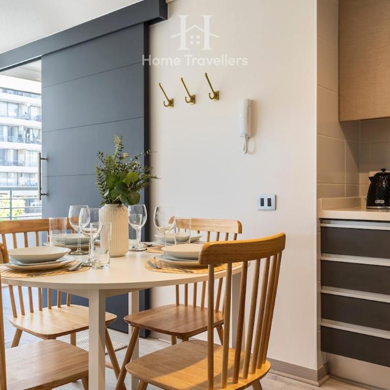 HT Spacious apartment in Santiago for 4 people - Three-Bedroom Apartment - 6