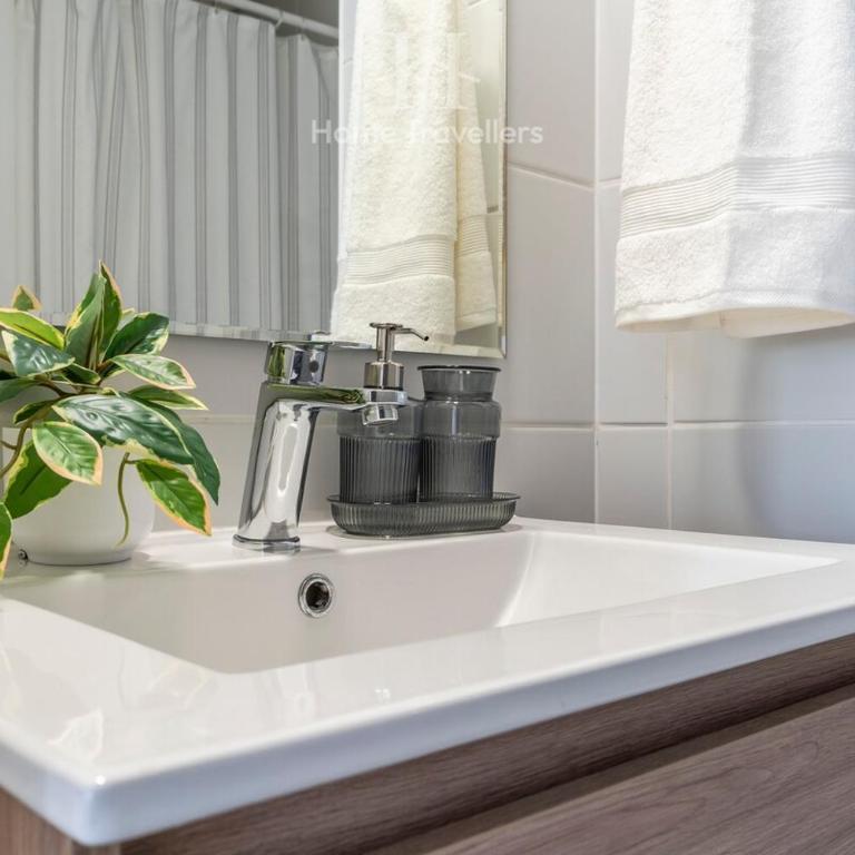 HT Spacious apartment in Santiago for 4 people - Three-Bedroom Apartment - 38