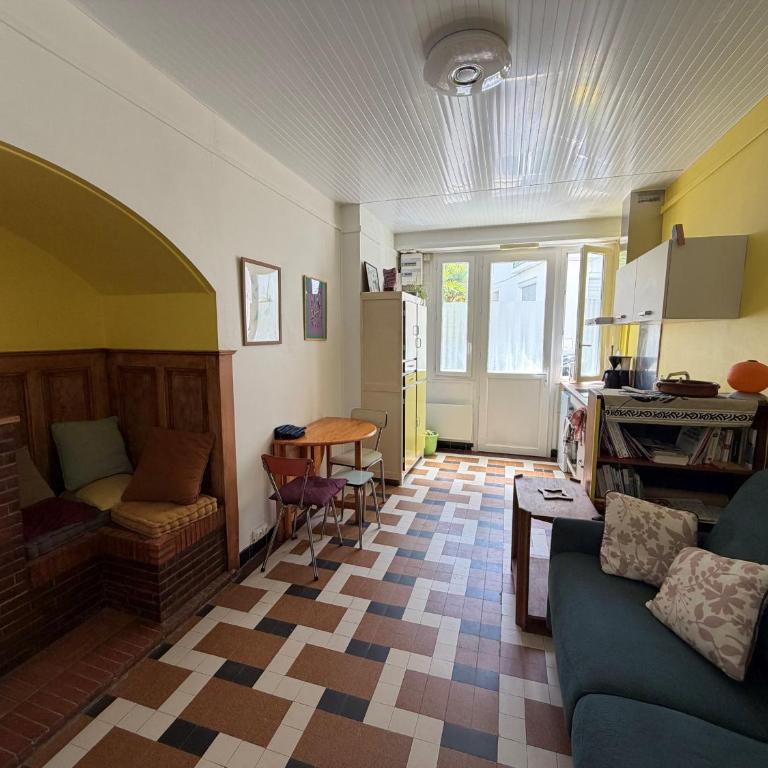 Appartement charmant proche plage - 2 pers. - FR-1-71-113 - Appartement - 5
