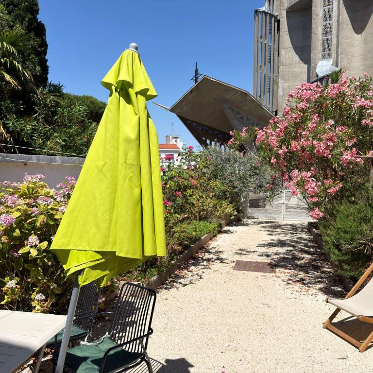 Appartement charmant proche plage - 2 pers. - FR-1-71-113 - Appartement - 8