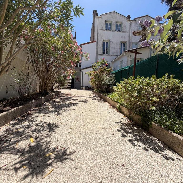 Appartement charmant proche plage - 2 pers. - FR-1-71-113 - Appartement - 11