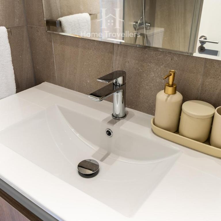 HT Premium location with terrace, parking, and AC - Two-Bedroom Apartment - 10
