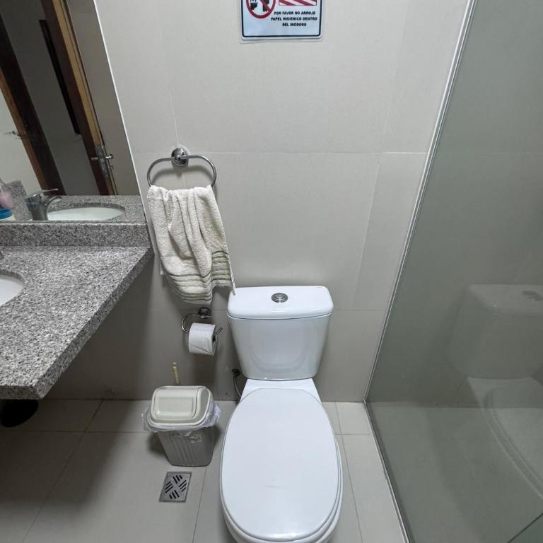 Sur Backpackers - Twin Room - 7