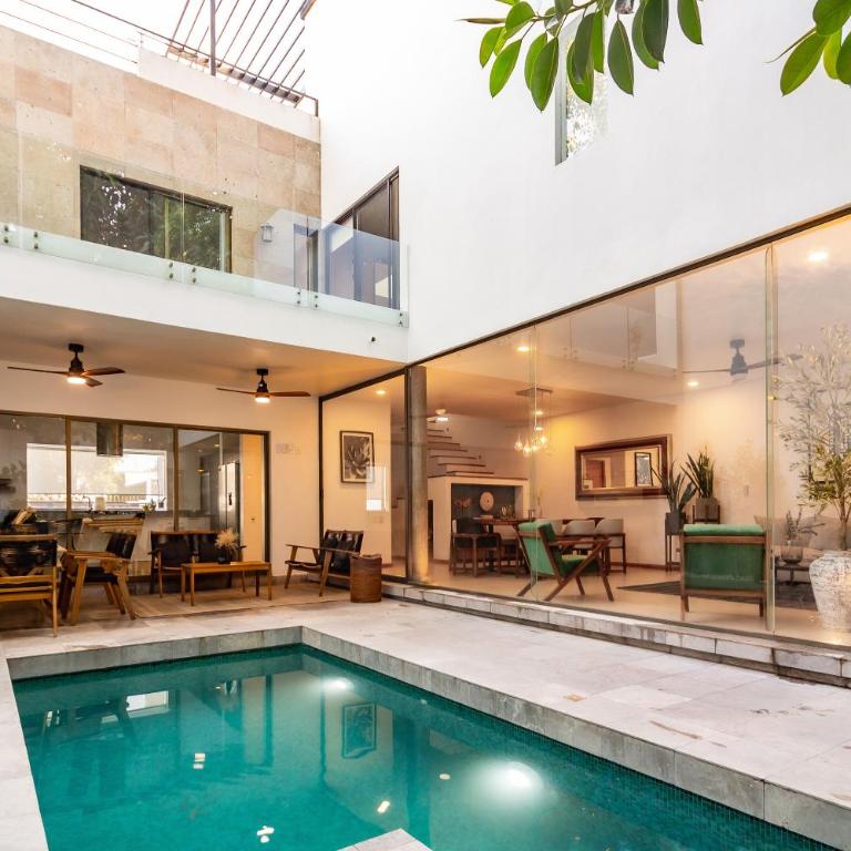 Moderna Casa de Lujo con Alberca Climatizada - Casa de 3 dormitorios - 1