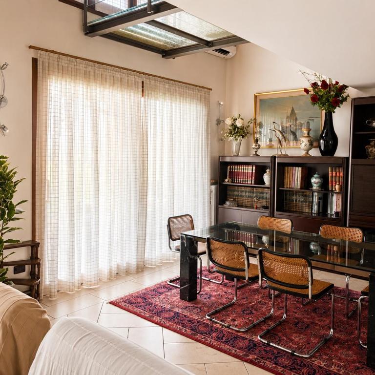 Sunshine Luxury Apartment - spacious house - Lake View - Pool - Two-Bedroom Apartment - 8