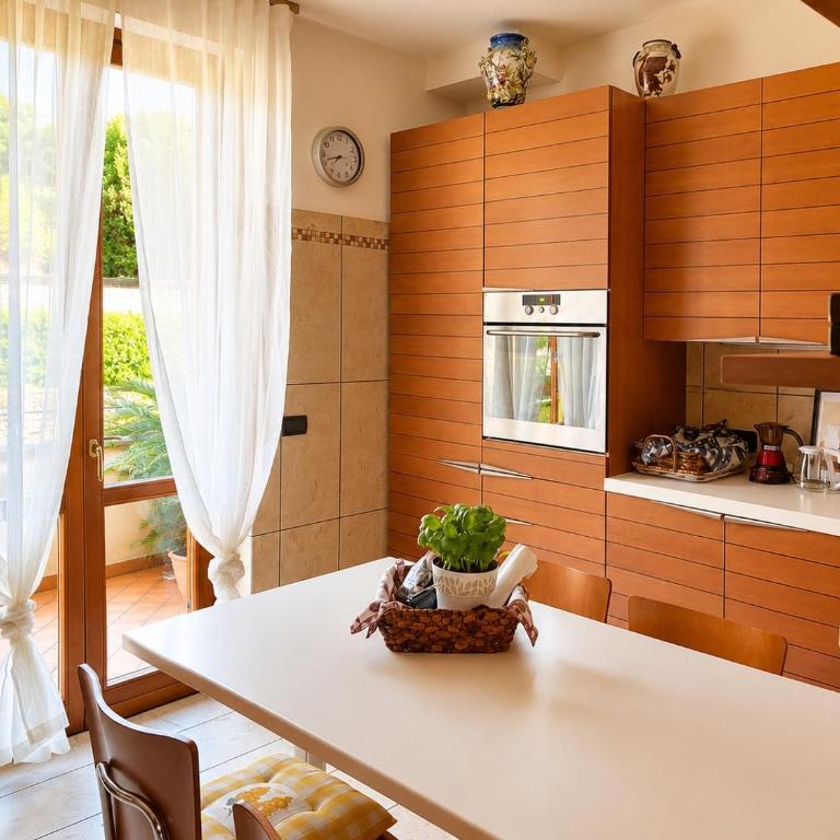 Sunshine Luxury Apartment - spacious house - Lake View - Pool - Two-Bedroom Apartment - 10